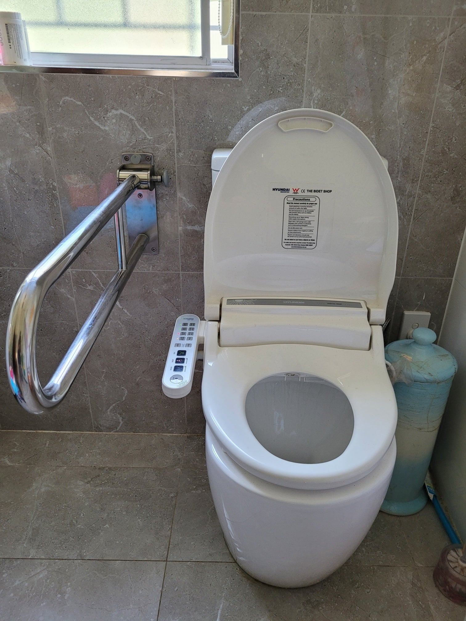 grabrail/ Home modification Freedom Building Construction